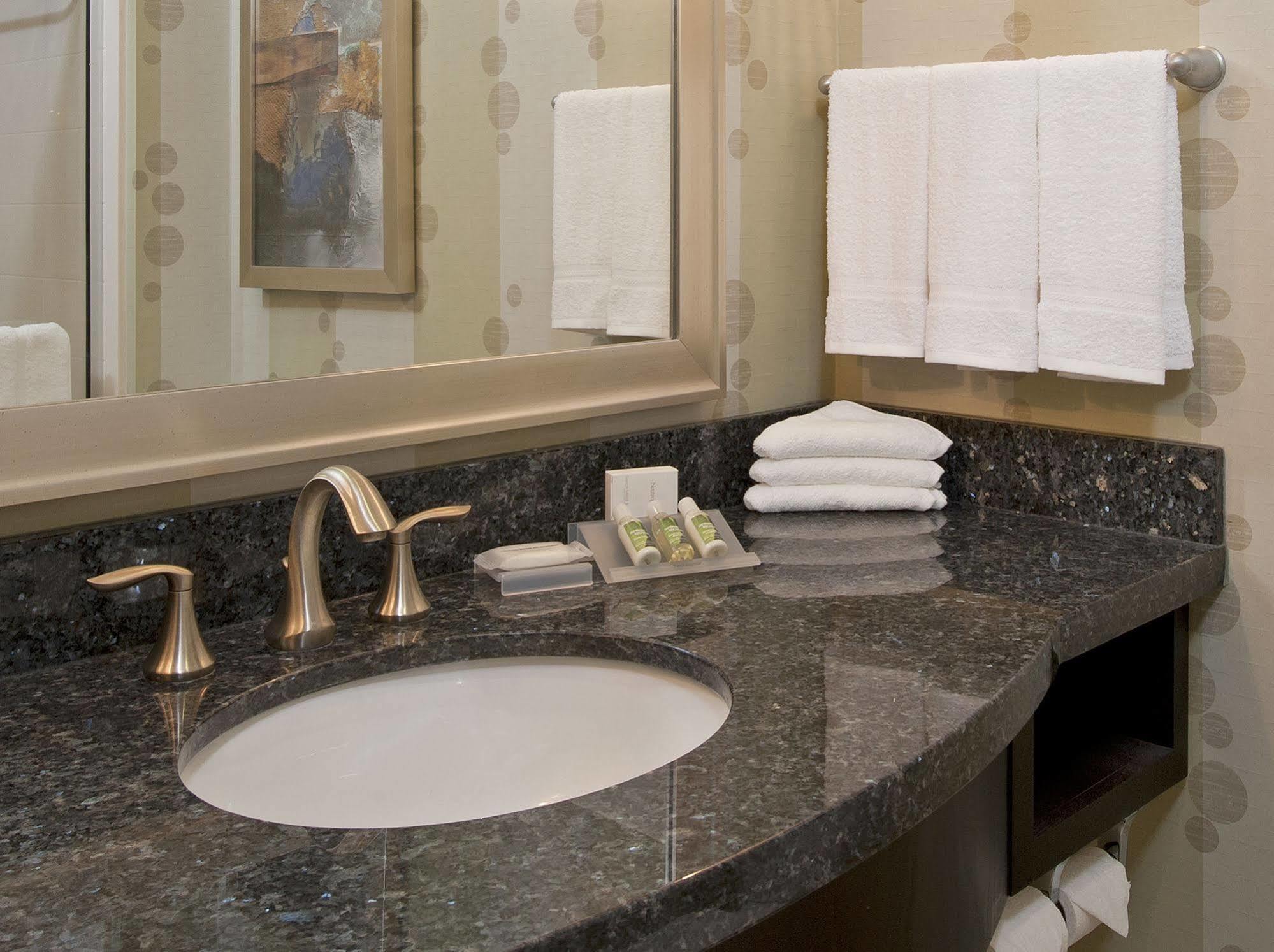 Hilton Garden Inn Ft Worth Alliance Airport Roanoke Buitenkant foto